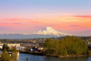 tacoma-harbor-with-mount-rainier-in-background-at-sunrise-pink-clouds